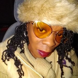 Meet your Posher, Katina